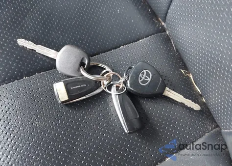 2011 Toyota Camry Le V6/Se V6/Xle V6 z USA, uszkodzony, nr VIN 4T1BK3EK7BU630989